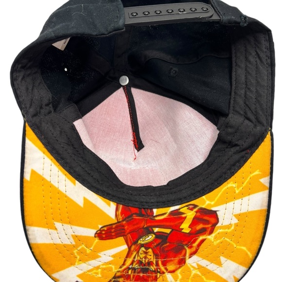 DC Comics The Flash Adjustable YOUTH Snapback Baseball Hat - with Graphic Brim - Picture 3 of 9